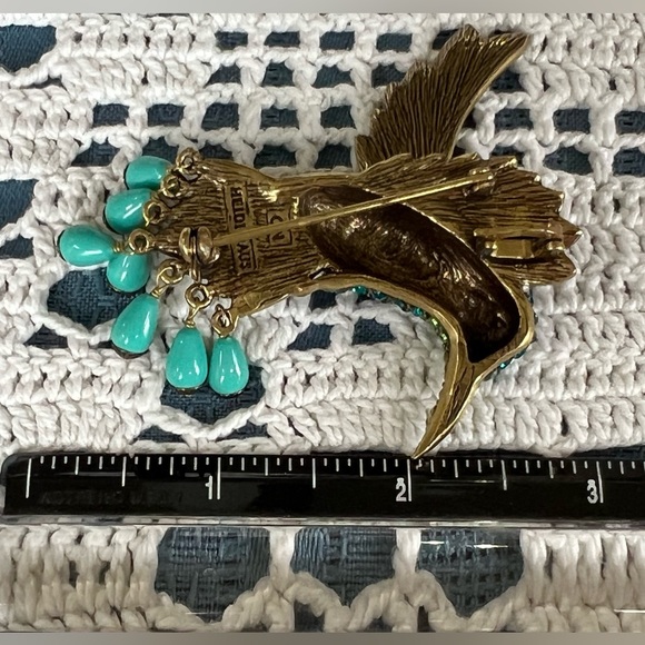 Heidi Daus “Sincere Joy” pendant brooch Hummingbird EUC - Picture 9 of 9